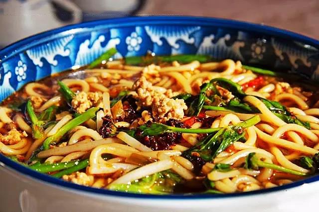 從昆明出發(fā)，一路向南“逛吃逛吃”     昆明年會(huì)策劃