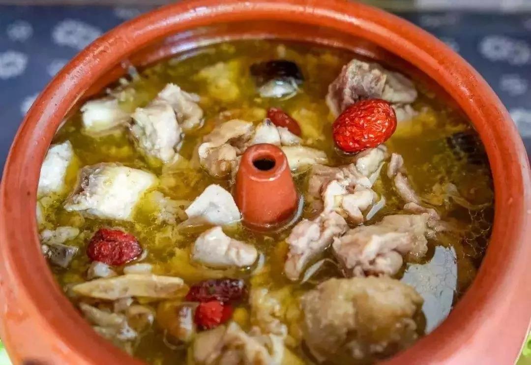 來(lái)云南“吃雞”，23種絕味吃法，你最中意哪一種？     昆明宴會(huì)策劃